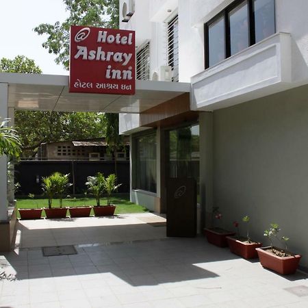 Hotel Ashray Inn Ahmedabad Buitenkant foto
