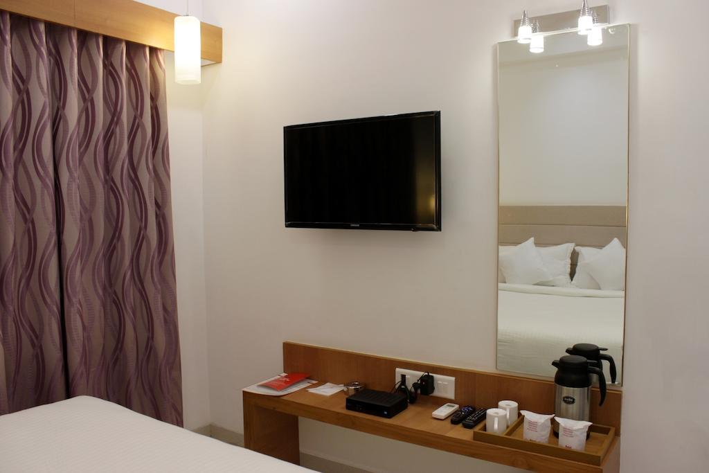Hotel Ashray Inn Ahmedabad Kamer foto