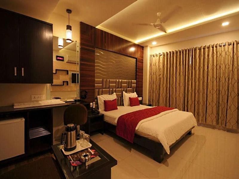 Hotel Ashray Inn Ahmedabad Buitenkant foto