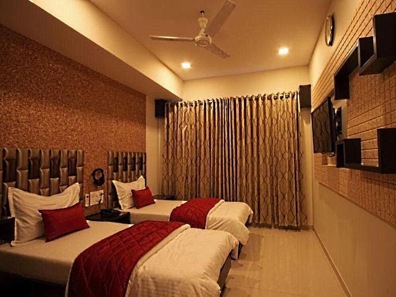Hotel Ashray Inn Ahmedabad Buitenkant foto